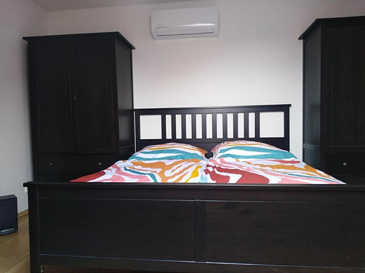 Loft Apartman Aparthotel Sarvar Luaran gambar